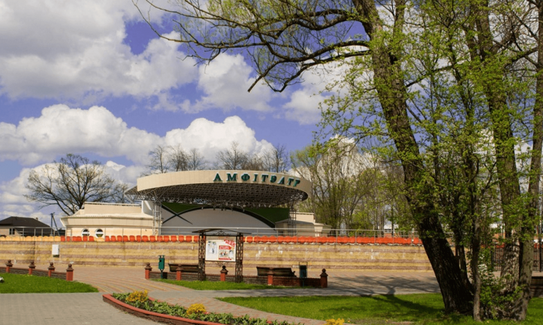 Летний амфитеатр ККРУП "Парк им. А.В.Суворова г. Кобрин"